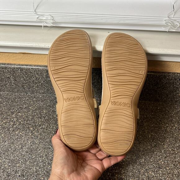 Vionic Women's 9.5 Gold Leather Slip On Thong Summer Comfort Casual Sandals Flat - Picture 10 of 11